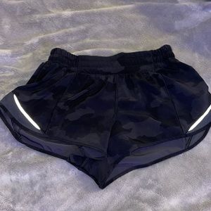 Lululemon Hotty Hot Low Rise Short 2.5”